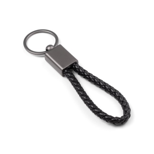 Chaveiro com fortmato retangular, com cordão entrelaçado em poliéster (21% reciclado) e 79% poliuretano com logotipo